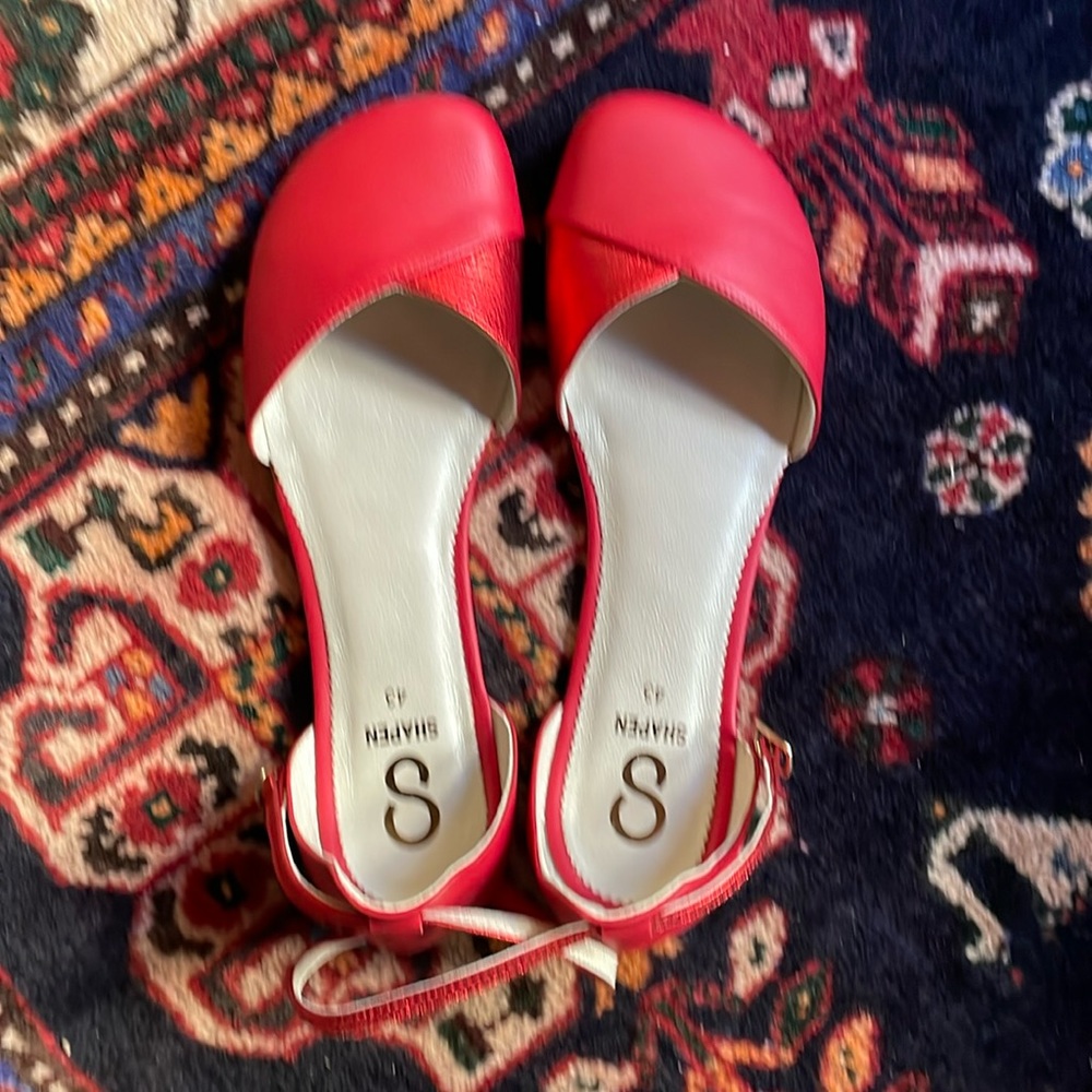 Shapen Poppy barefoot size 43 red